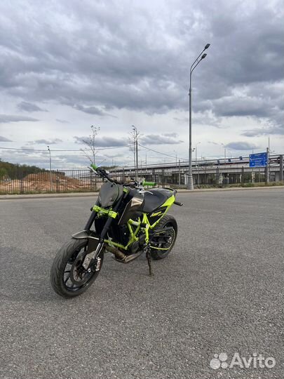 Ktm duke 690R под stunt