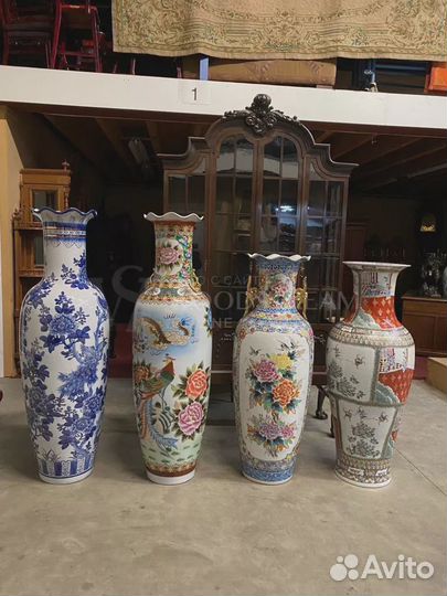 Винтажная напольная ваза в стиле шинуазри