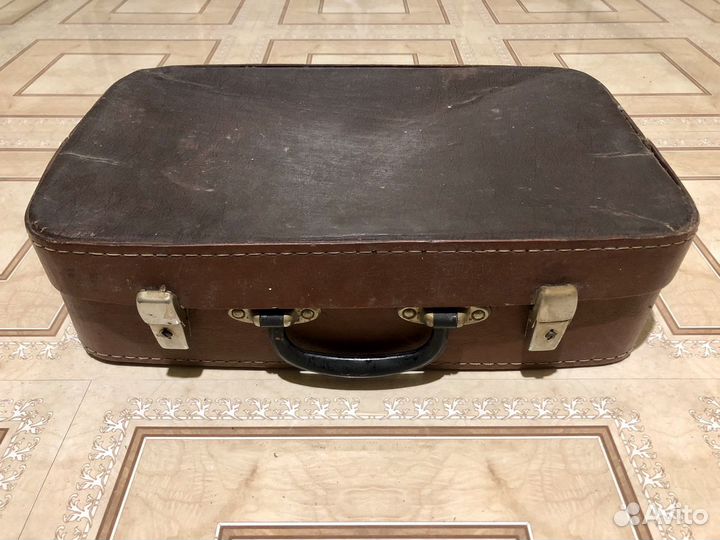 Старинный чемодан