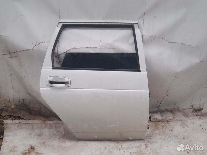 Дверь задняя правая priora универсал