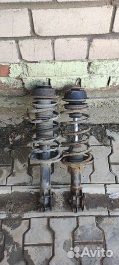 Передние стойки Пассат Б3