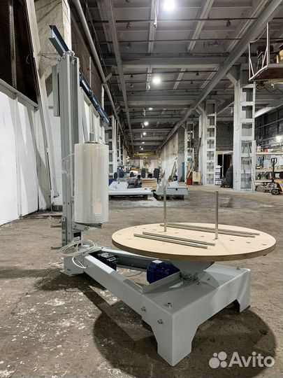 Обмотчик коробок в 16 кг стрейч плёнку Komfort 