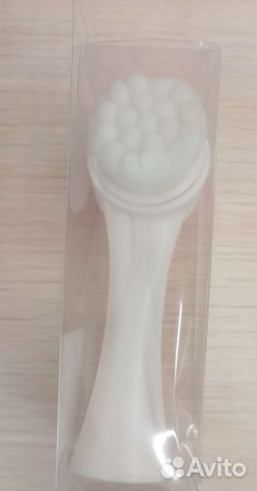 Щетка для чистки лица