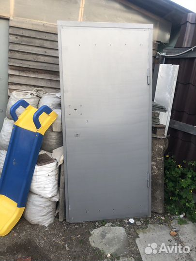 Металлические двери бу