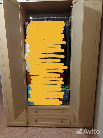 Шкаф