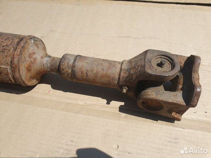 Карданный вал передний Ваз 2121