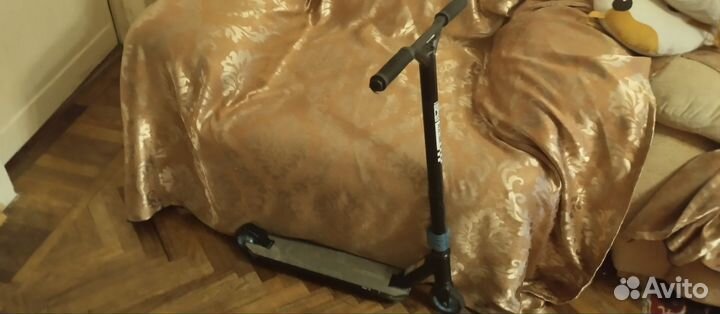 Трюковой самокат reaction