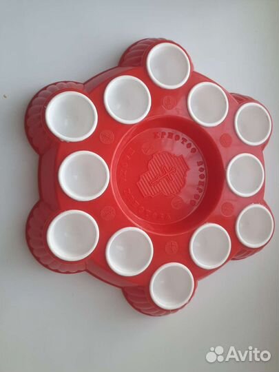 Пасхальная тарелка для яиц