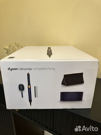 Пустая коробка от фена Dyson