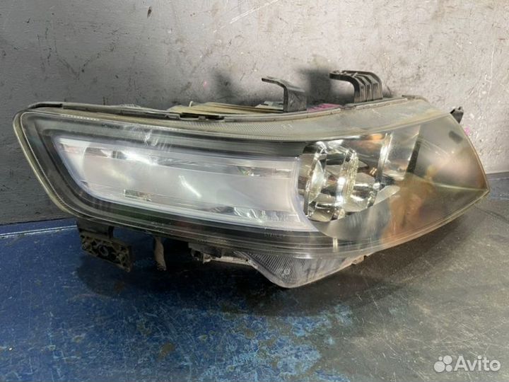 Фара ксенон правая Honda Accord 7 CL Рест