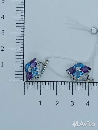 Золотые серьги с камнем