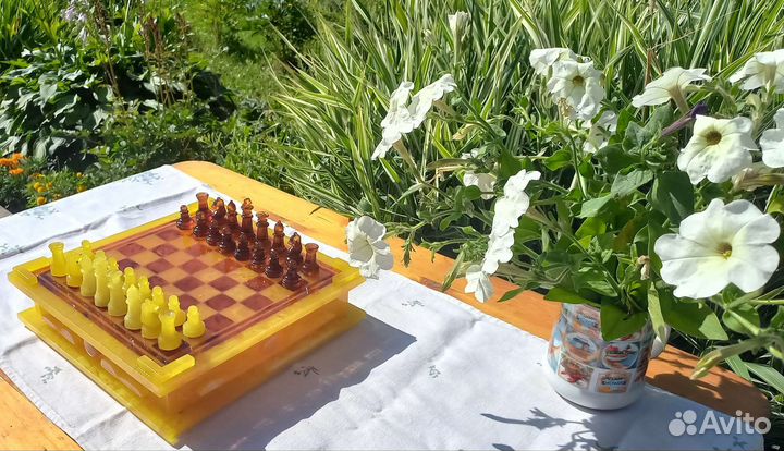 Шахматы ручной работы янтарные