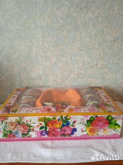 Набор чашек с блюдцами