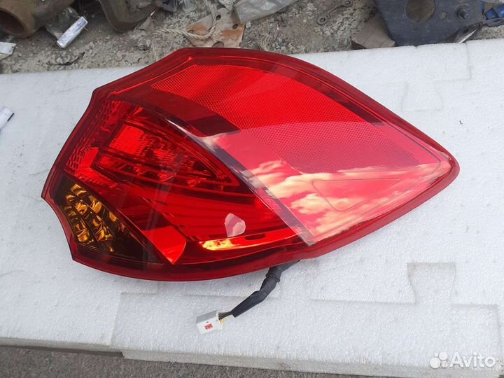 Фанарь правый наружный Kia Ceed JD Led