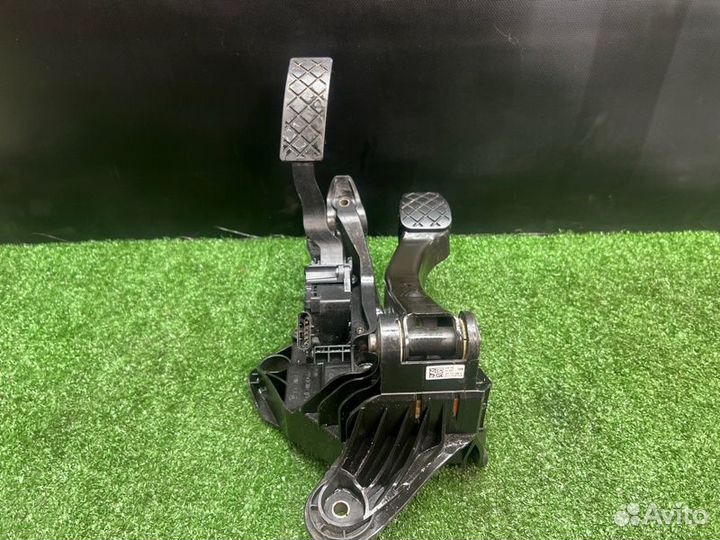 Педаль тормоза Volkswagen Polo 6 liftback