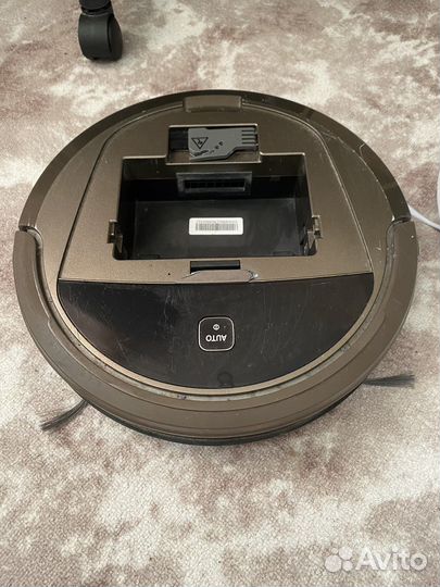 Робот пылесос deebot