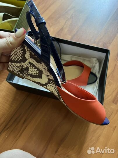 Босоножки женские