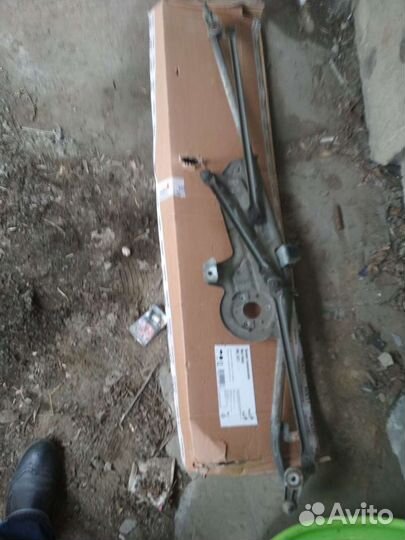Продам трапецию стеклоочистителя wv saran