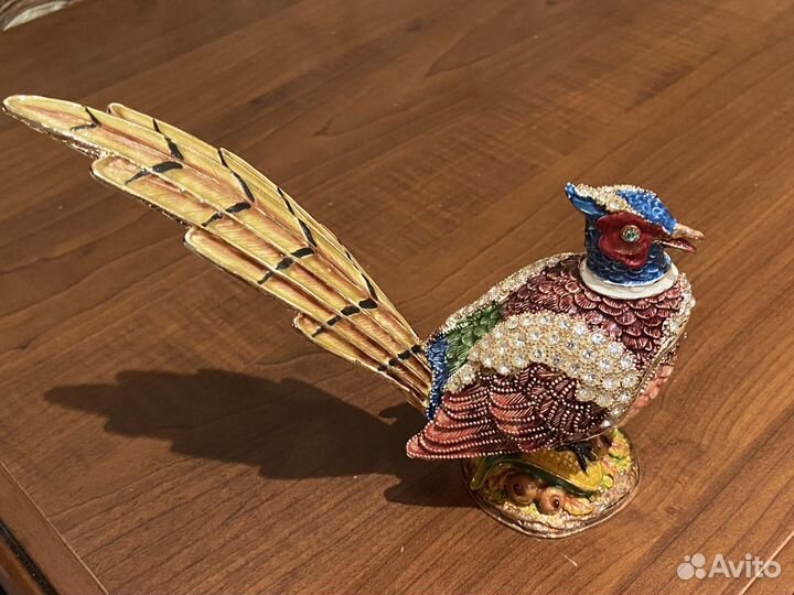 Шкатулка металлическая со стразами 