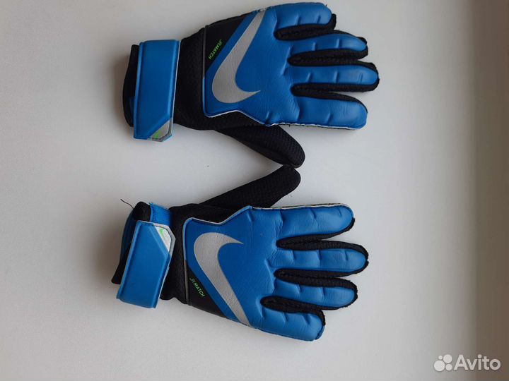 Футбольные перчатки