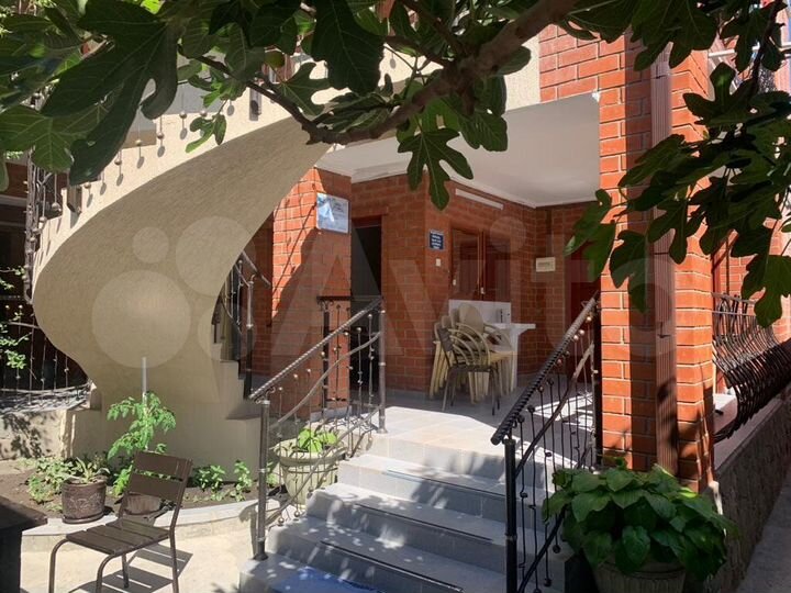 Комната 25 м², 1/3 эт.