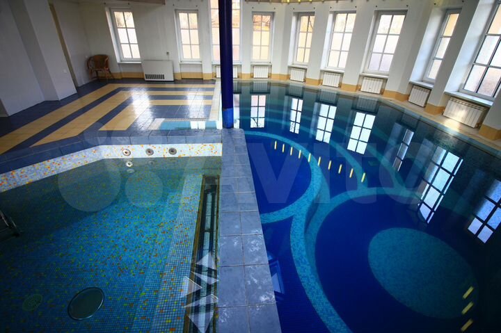 Коттедж 650 м² на участке 20 сот.