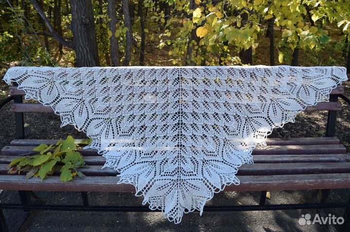 Шаль тёплая из мериносовой шерсти молочного цвета