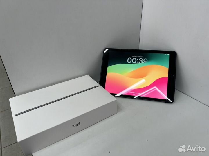 Планшет без SIM-карты Apple iPad (2021) 10.2 Wi-Fi