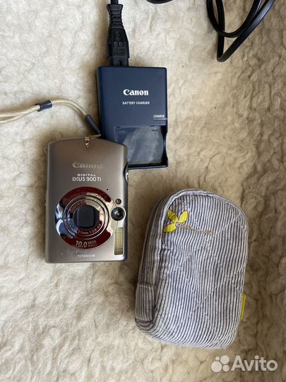 Компактный фотоаппарат canon