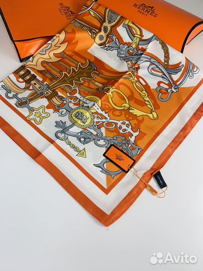 Оранжевый шелковый платок Hermes