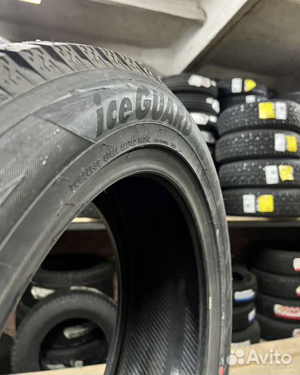 Yokohama Ice Guard Stud IG55 215/55 R17