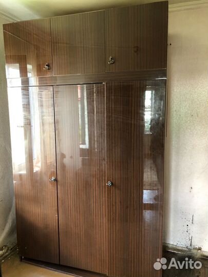 Трюмо с зеркалом