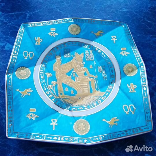 Тарелка, фарфор. Осирис и Исида