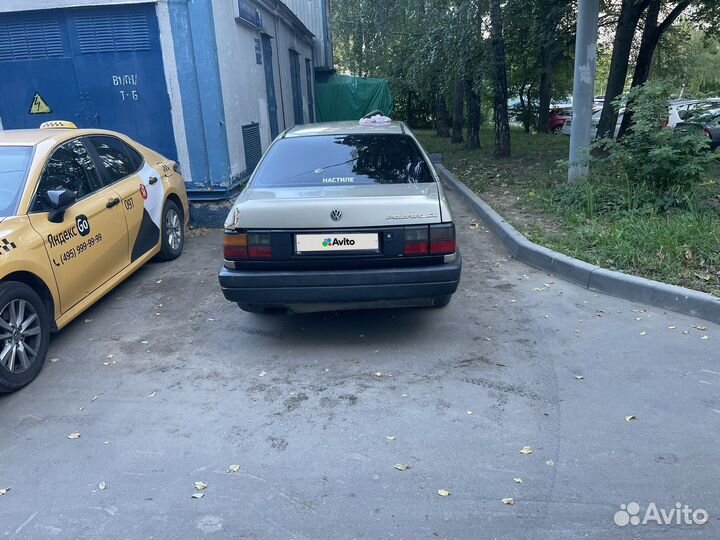 Volkswagen Passat 1.8 МТ, 1989, 300 000 км