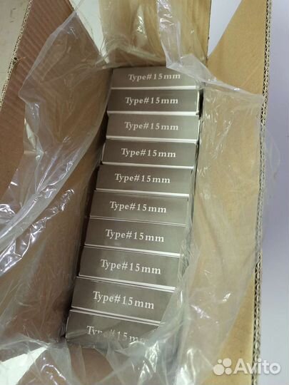 Скоба для скрепления багета и подрамника