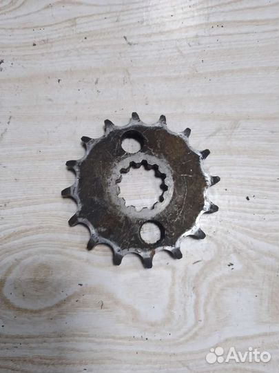 Звездочка ведущая(передняя) Кавасаки GPZ 750