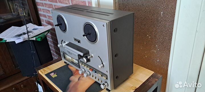 Катушечный магнитофон Teac v-300