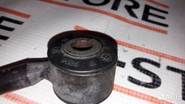 Стойка стабилизатора задняя правая Volkswagen