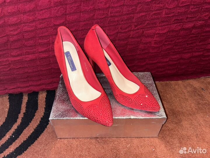 Женские туфли, лодочки, босоножки и сапоги