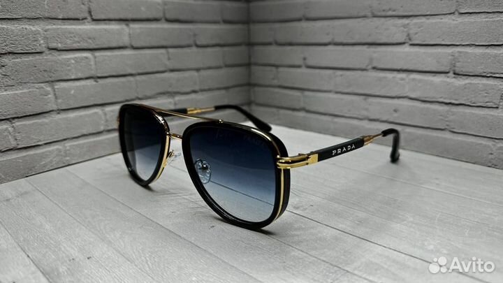 Солнцезащитные очки Prada LUX