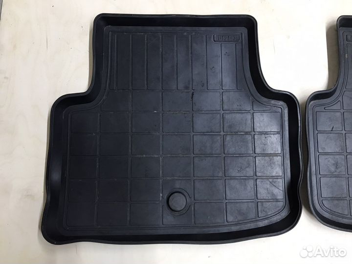 Задние коврики,перемычка Octavia A7