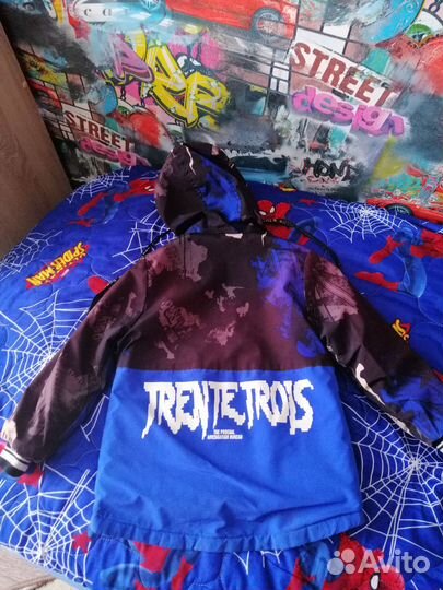 Детская куртка на мальчика 4-6 лет двухсторонняя