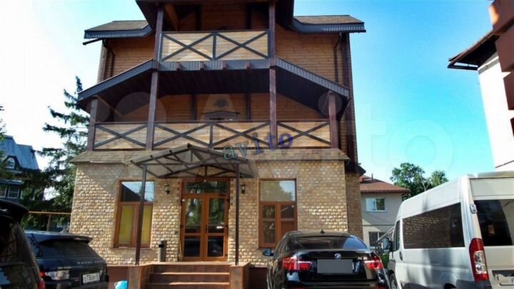 Коттедж 430 м² на участке 15 сот.