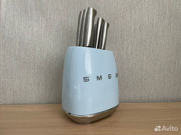 Доска разделочная Smeg ножи