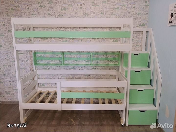 Детская двухъярусная кровать
