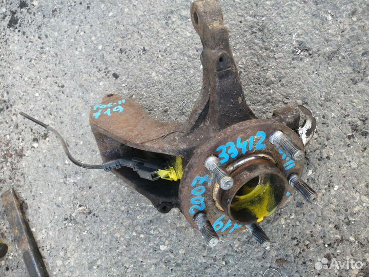Ступица передняя левая Ford Focus 2 2006