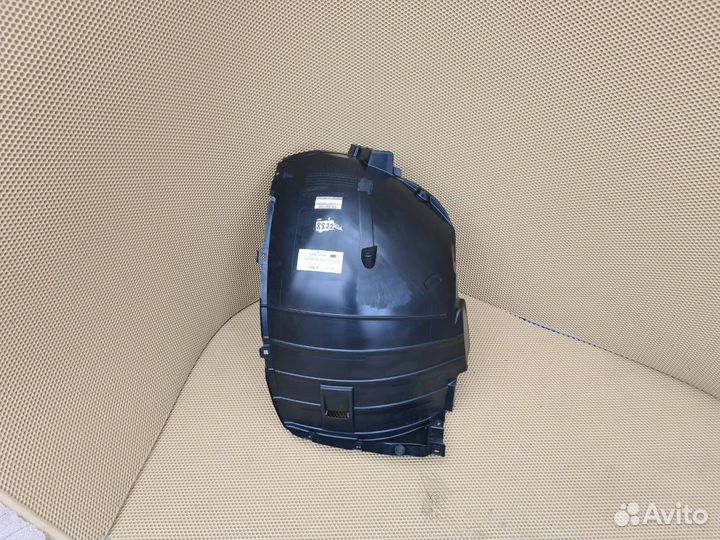 Подкрылок передний правый Infiniti Fx35 Fx37 Qx70