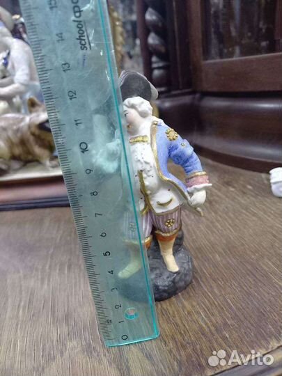 Статуэтка винтажная Кавалер, бисквит, Европа