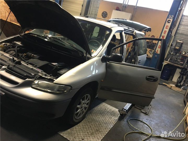 Разбор на запчасти Chrysler Voyager 1996-2000