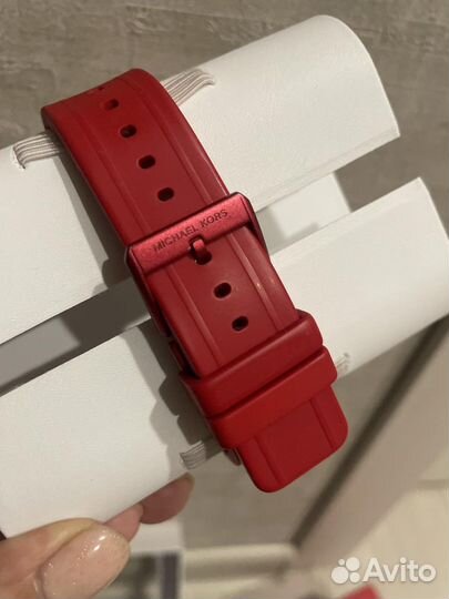 Michael kors smartwatch часы